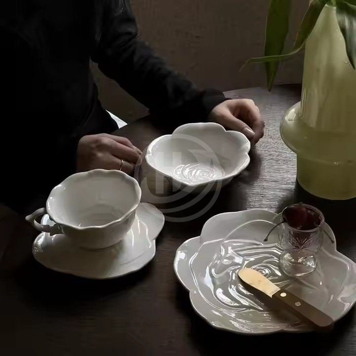 Wholesale Exquisite Rose Petals Ceramic Coffee and Tea Saucer Set Dinnerware for Home Use