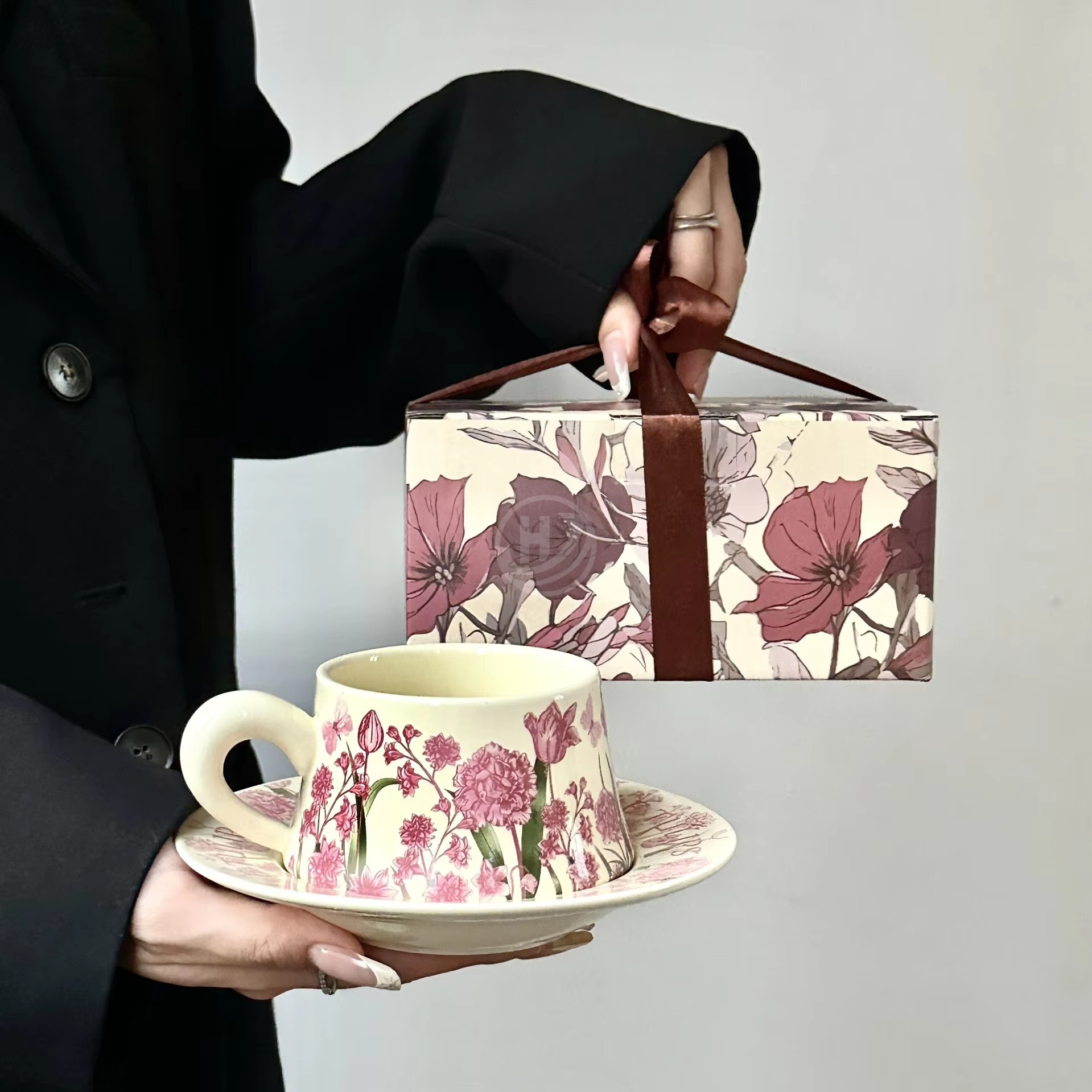 Best-Selling High Quality Hand-Painted Oil Painting Dinnerware Set Includes Mug Coffee Cup Saucer with Gift Box
