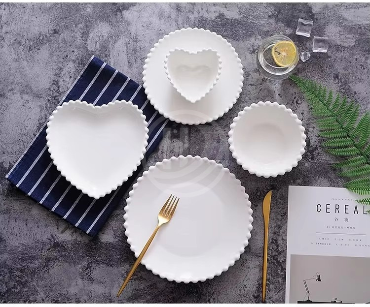 Creative Ceramic Breakfast and Dessert Plate Heart-Theme Western Tableware for Fruit Salad and Other Meals Dinnerware Set5.jpg